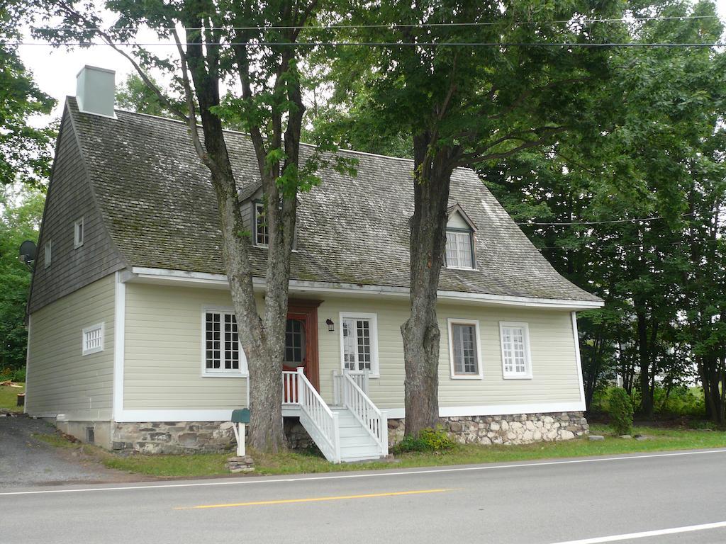 La Maison Ancestrale Guerard Saint-Laurent-de-l'ile d'Orleans Rom bilde